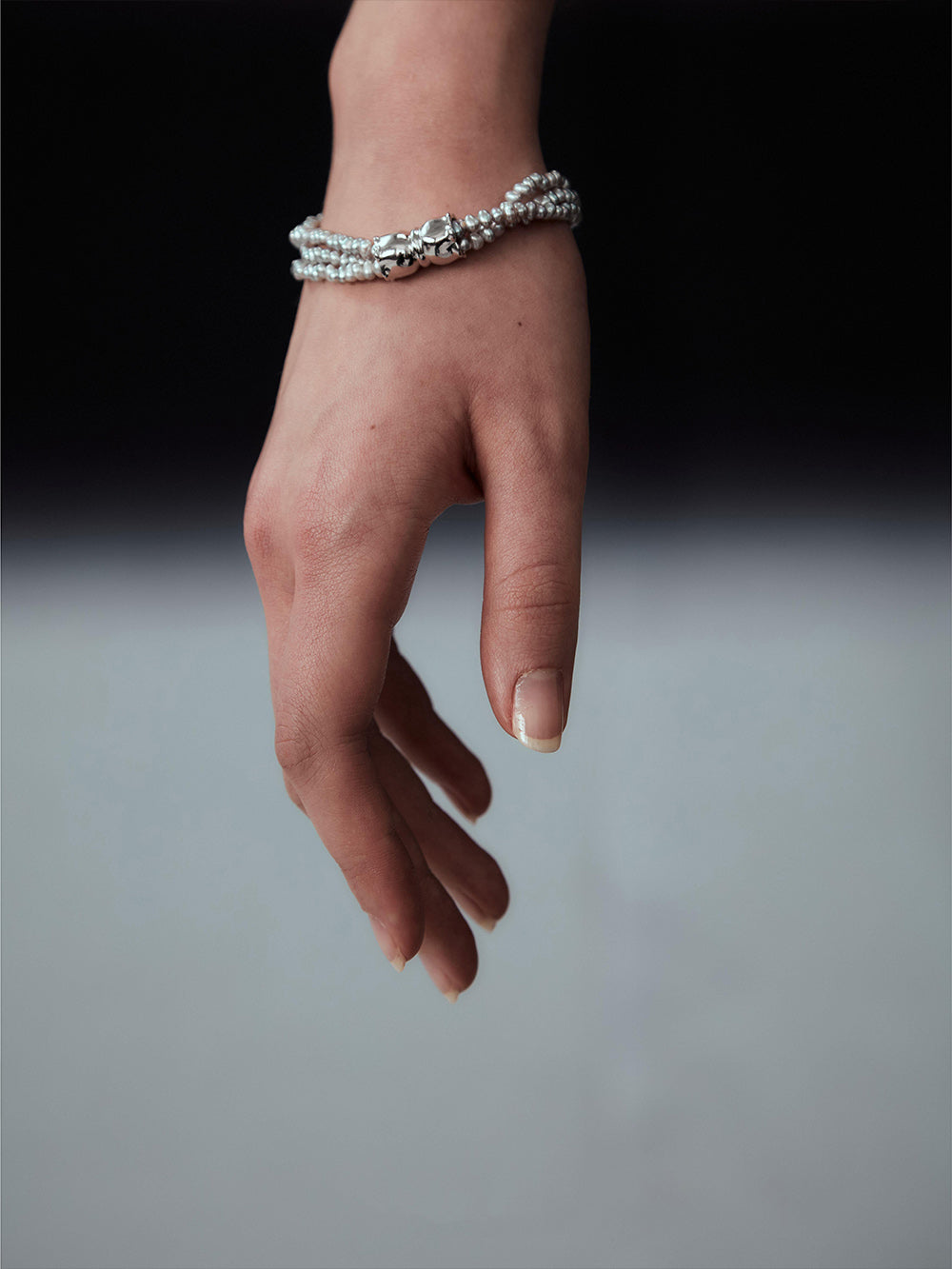 MUKTANK x PEARLONA DANGEROUS GARDEN-GHOST FACE LILY Magnetic Stone Bracelet
