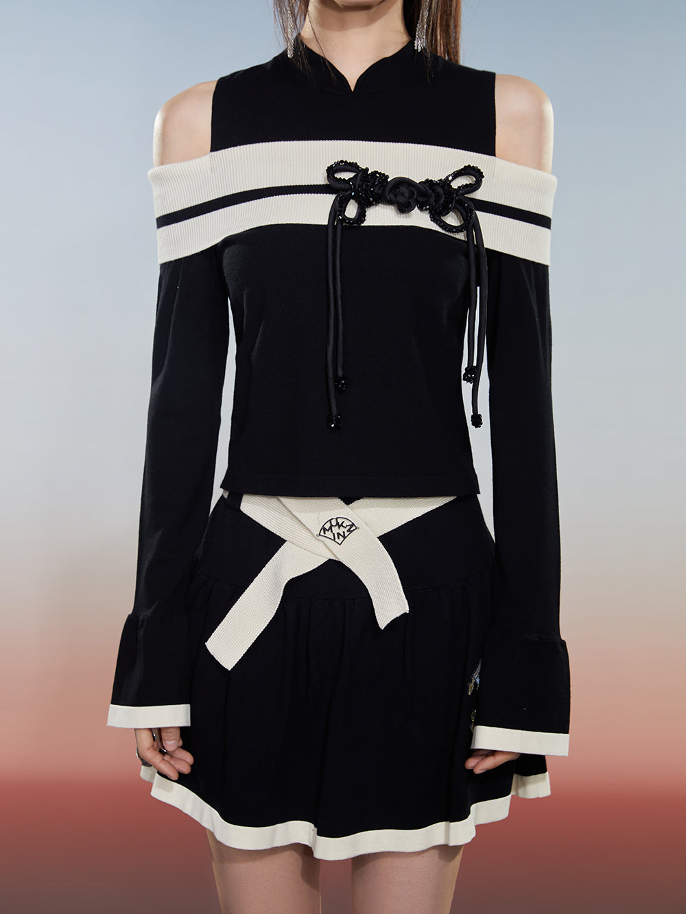 MUKZIN Slim-fitting Elegant Black Original Trendy Sweater