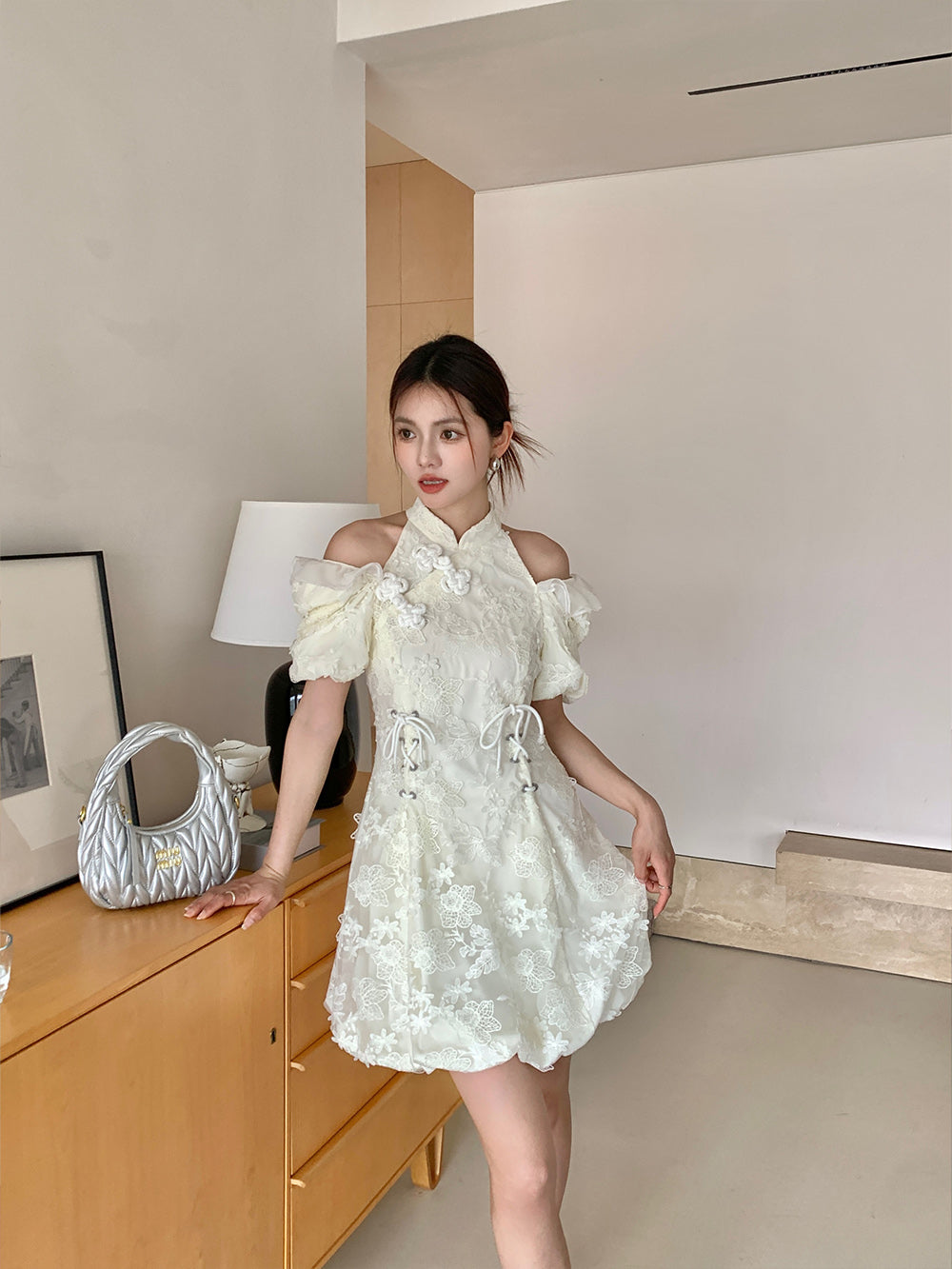 MUKZIN White Lace Off-shoulder Cheongsam QIPAO