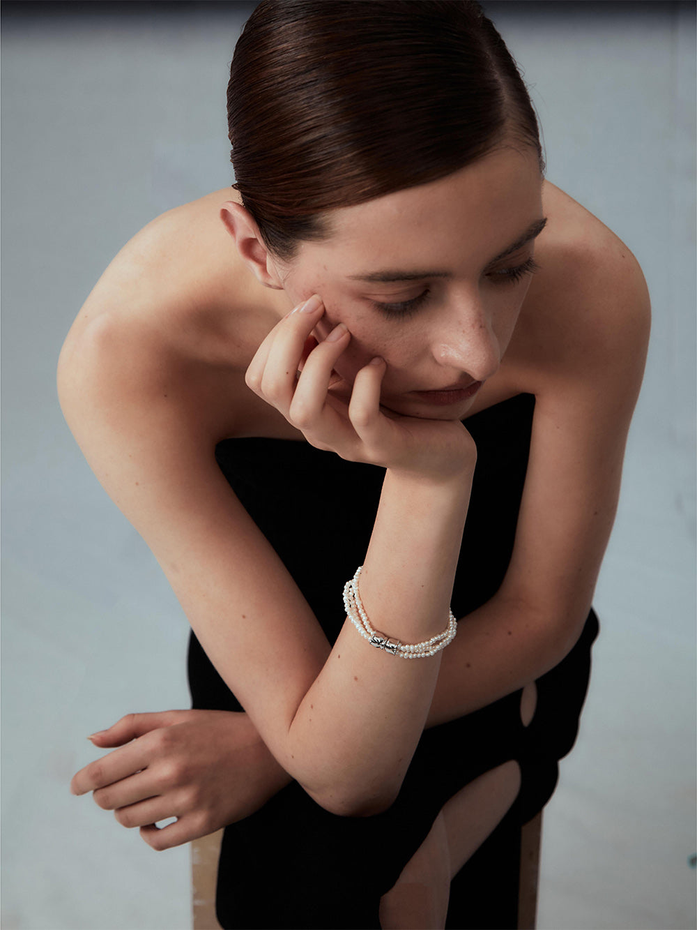 MUKTANK x PEARLONA DANGEROUS GARDEN-GHOST FACE LILY Magnetic Stone Bracelet