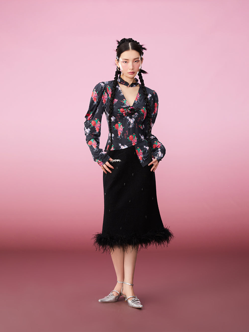 MUKZIN Vintage Print Soft V-neck Slimming Shirt