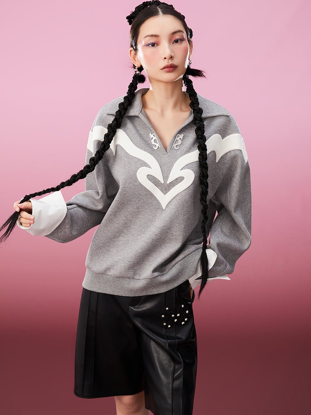 MUKZIN  Off-White Contrasting Small V-Neck Sweatshirt Casual