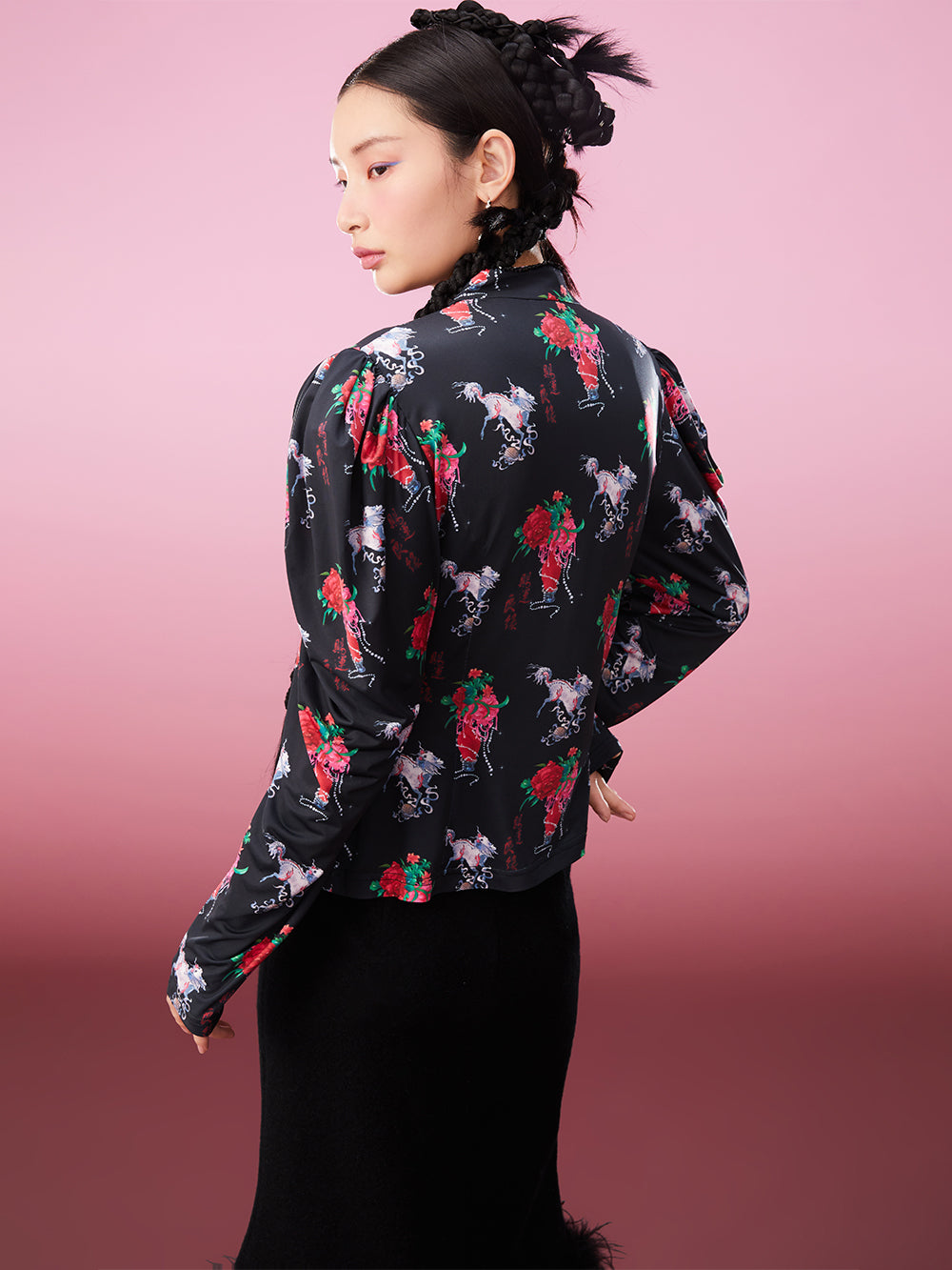 MUKZIN Vintage Print Soft V-neck Slimming Shirt