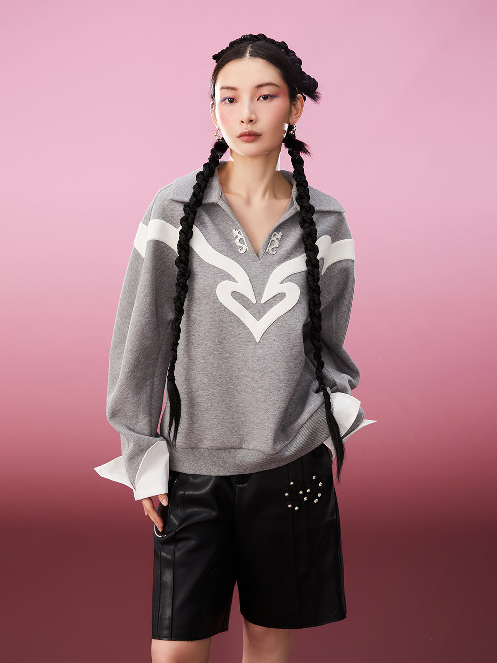 MUKZIN  Off-White Contrasting Small V-Neck Sweatshirt Casual