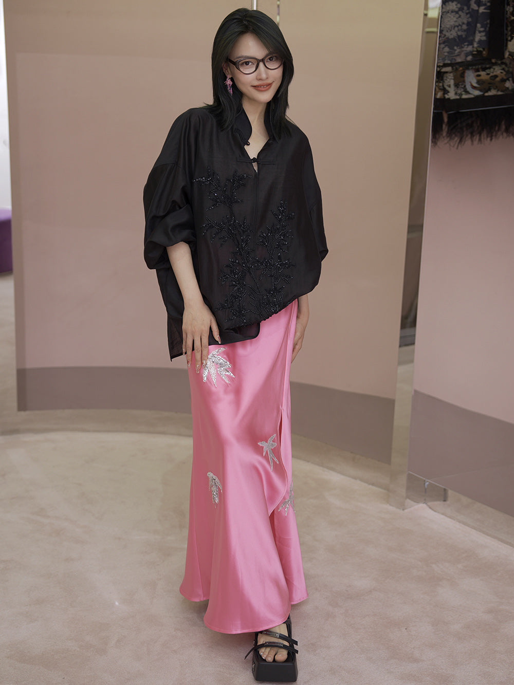 MUKZIN Pink Embroidered Slit Skirt