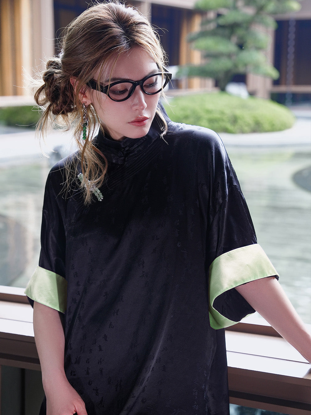 MUKZIN Black Chinese Character Printed Cheongsam Collar Loose T-shirt