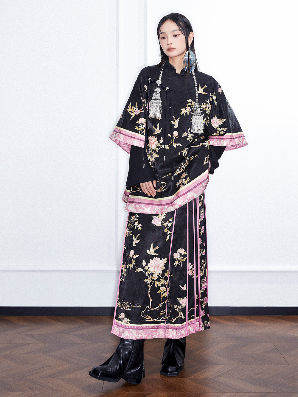 MUKZIN Linglong “Abundant Flowers”New Chinese Style Dark Cloak.