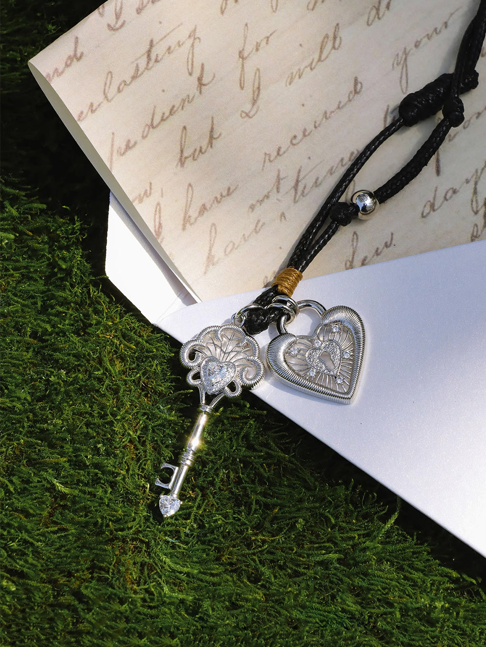MUKTANK×SUN HUNTER Lace key heart lock braided necklace
