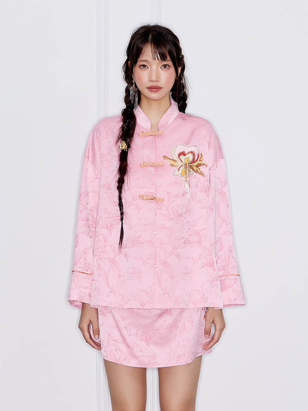 MUKZIN“Capsule Collection”Pink Jacquard Frog Button Jacket with Floral Embroidery, Loose Short Style
