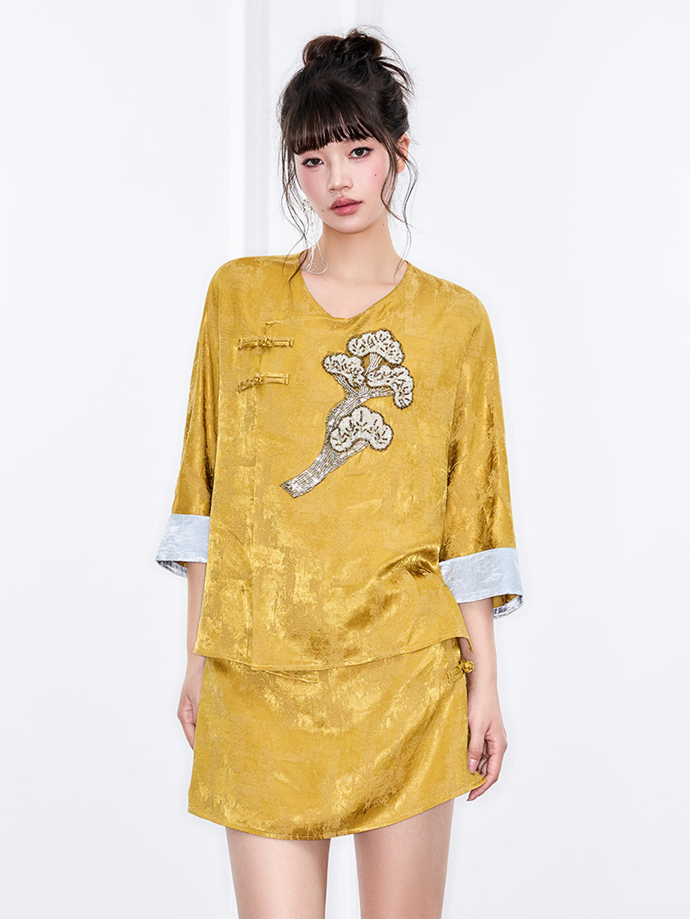 MUKZIN“Capsule Collection”Black blouse and half skirt