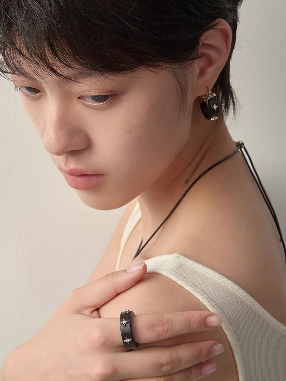 MUKTANK×SUN HUNTER Wooden Iris Hoop Earrings