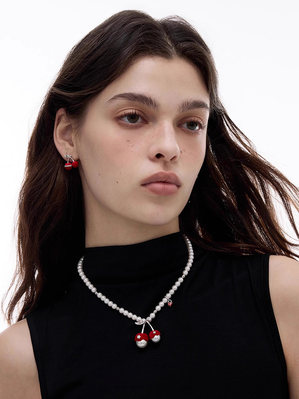MUKTANK×SUN HUNTER Large-sized Velvet Cherry and Pearl Necklace