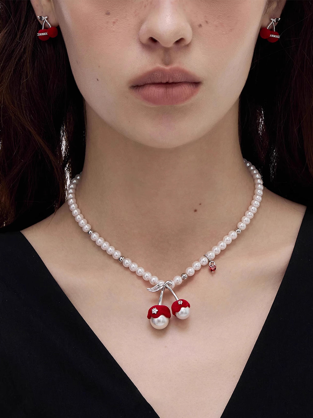 MUKTANK×SUN HUNTER Large-sized Velvet Cherry and Pearl Necklace