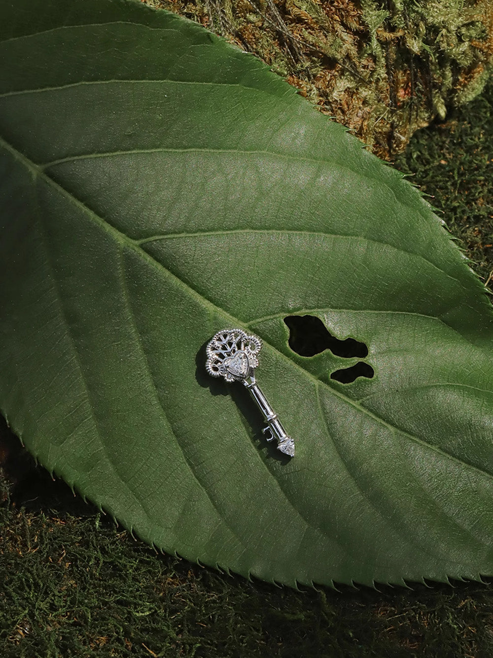 MUKTANK×SUN Lace key stud earrings