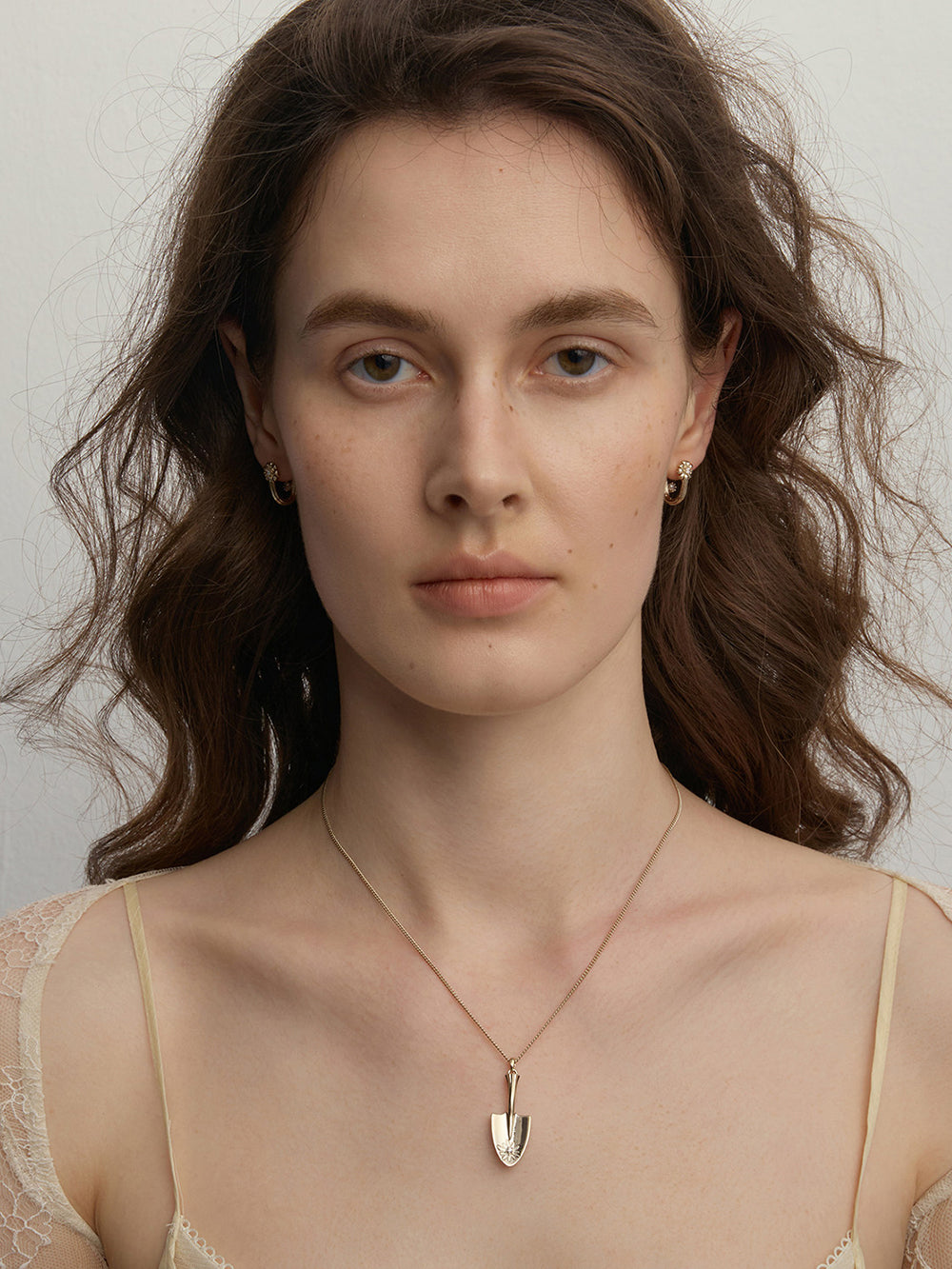 MUKTANK×SUN HUNTER Garden Daisy Shovel Necklace