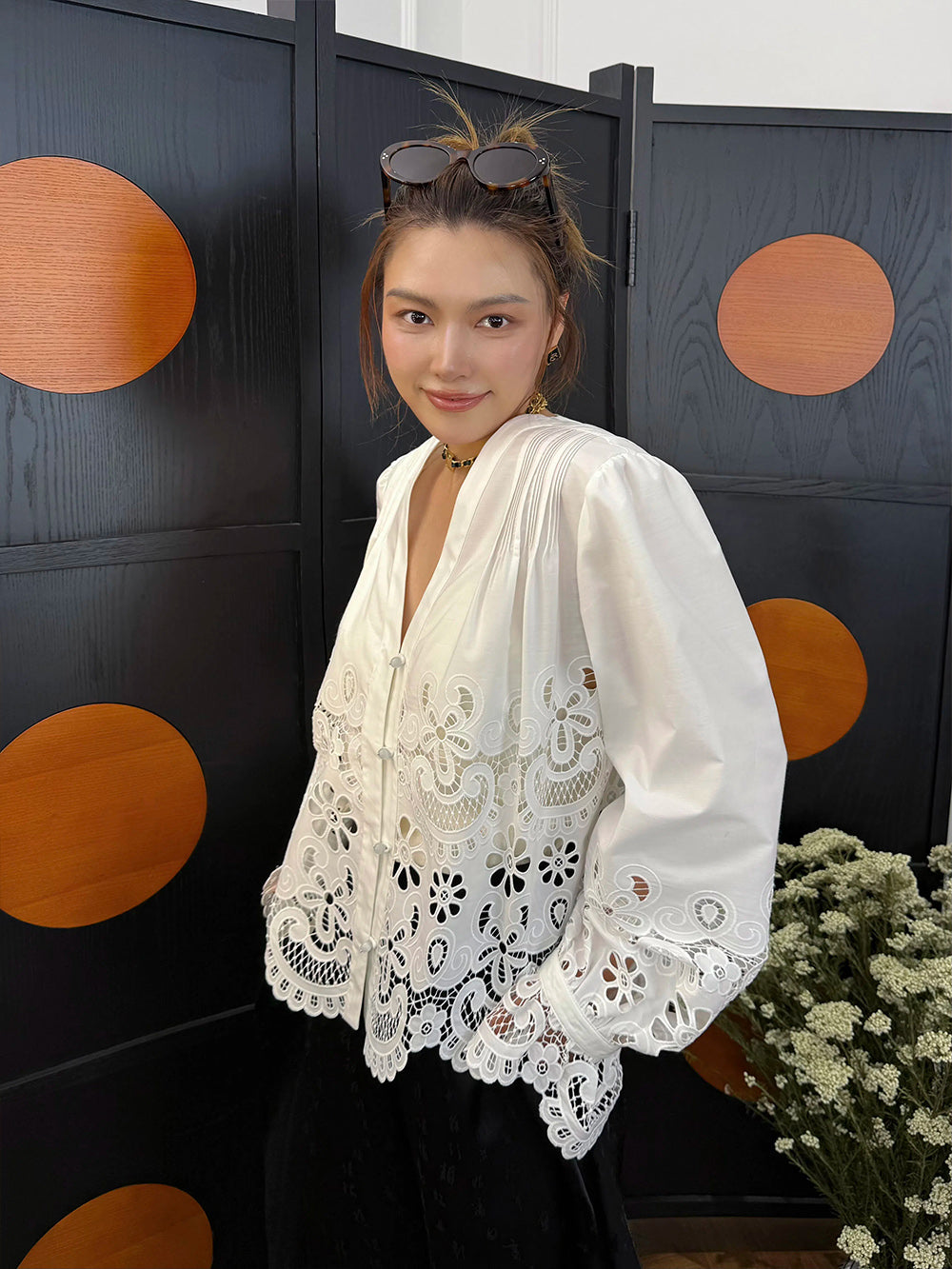 MUKZIN“Capsule Collection”White hollow-out lace loose shirt