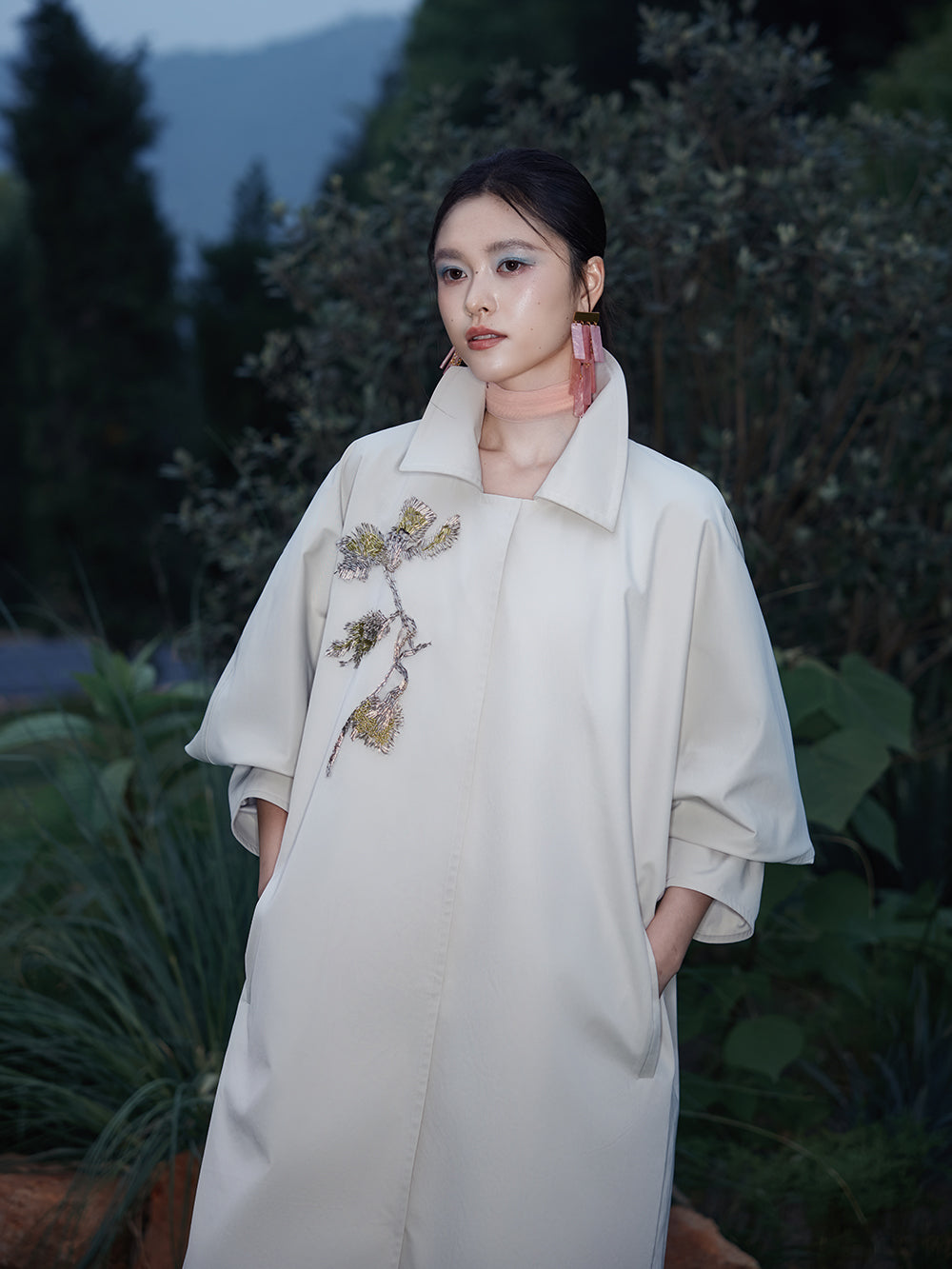 MUKZIN×Flourishing New Chinese-Style Embroidered Mid-Length Trench Coat