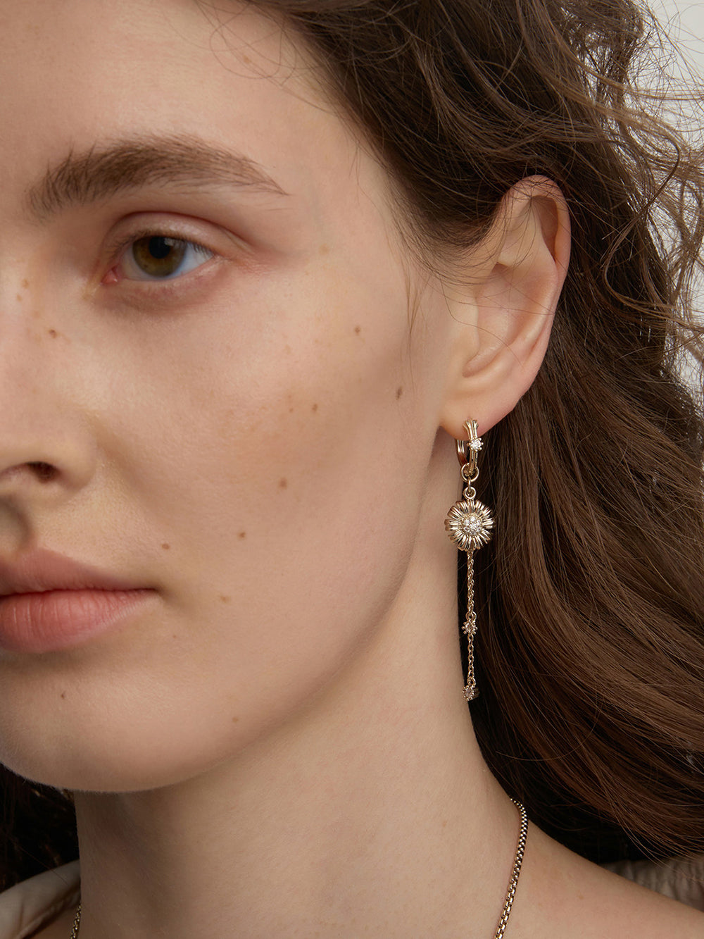 MUKTANK×SUN HUNTER Garden daisy tassel earrings