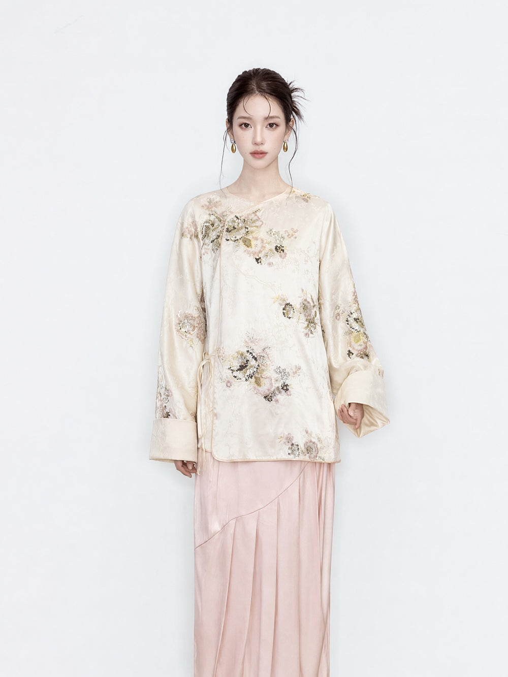 MUKZIN×Flourishing Blooms Modern Chinese Relaxed Shirt with Diagonal Placket & Sequin Detail