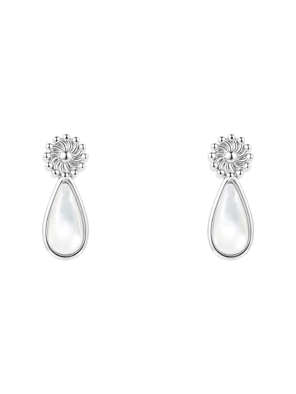 MUKTANK×SUN HUNTER Mother-of-Pearl Petal Teardrop Stud Earrings