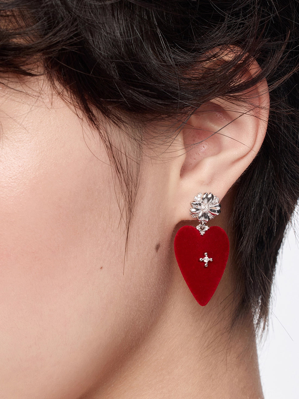 MUKTANK×SUN HUNTER Large-Sized Velvet Heart Floral Crown Dangle Earrings