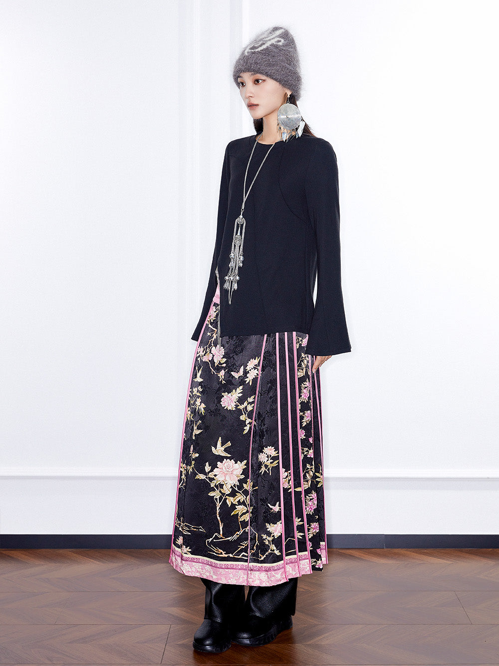 MUKZIN Linglong “Abundant Flowers”Straight-Leg Pleated Skirt.