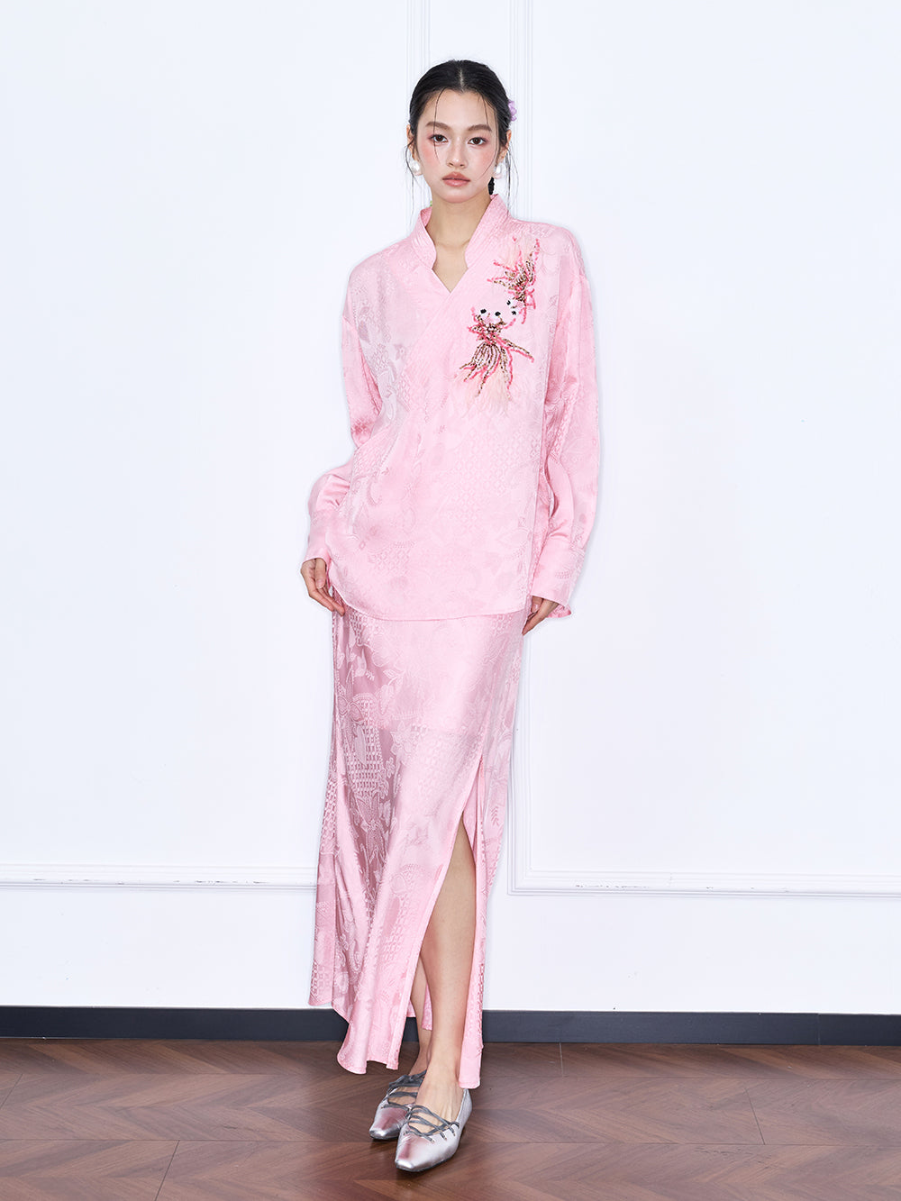 MUKZIN“Capsule Collection”Pink Floral Embroidery Collar Blouse | Oriental Style Long Sleeve Top