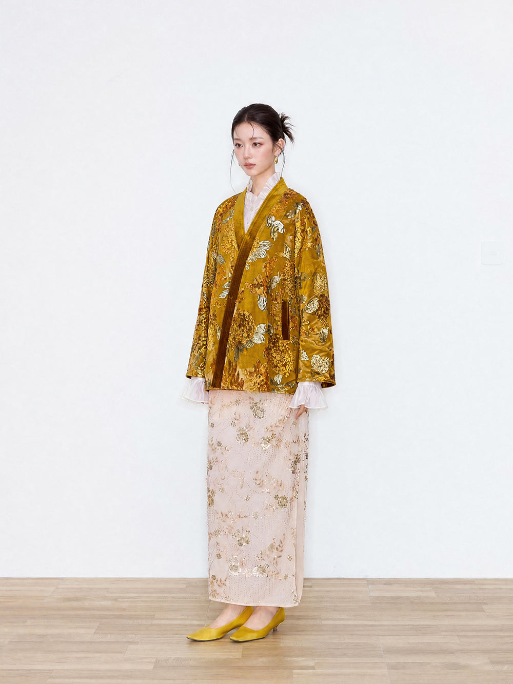 MUKZIN×Flourishing Blooms New Chinese-Style Vintage Velvet Jacket with Heavy Sequin Floral Embroidery