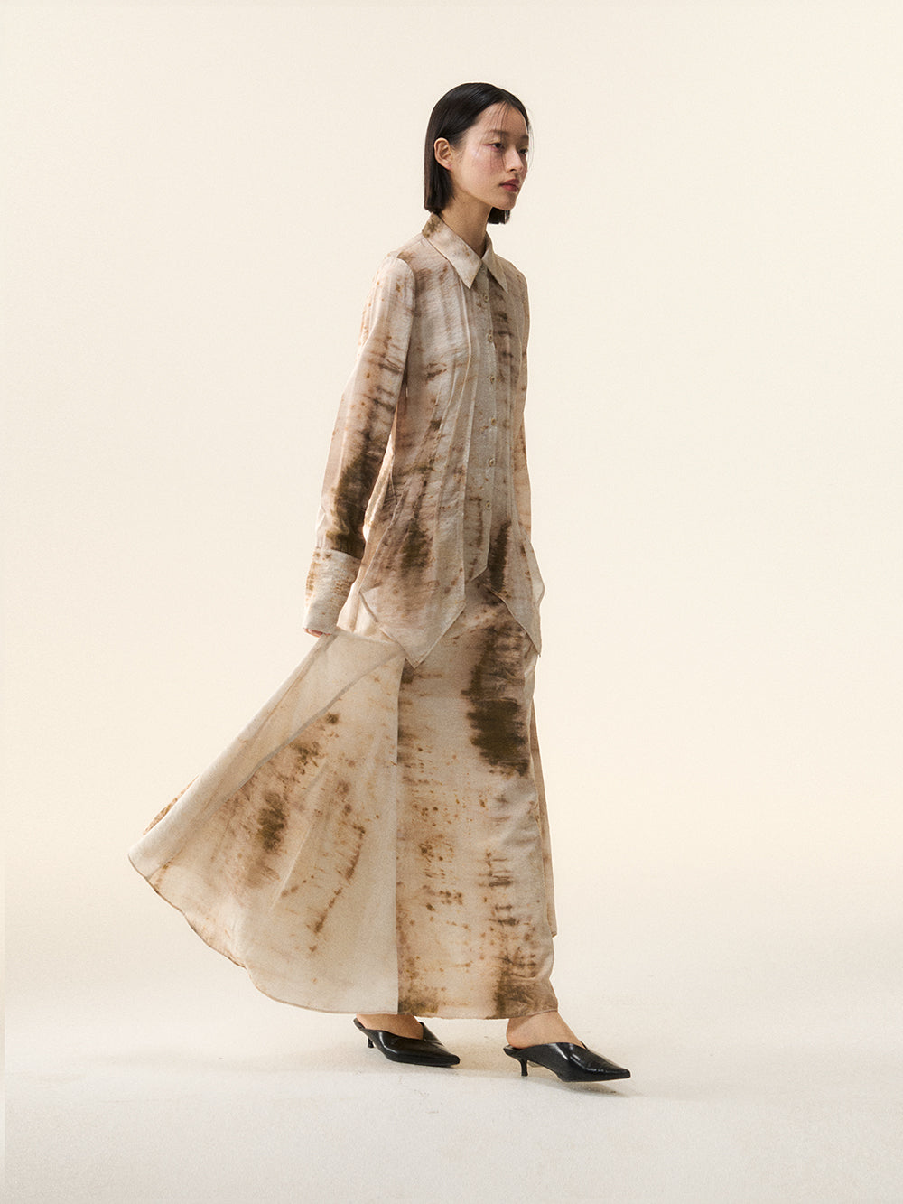 MUKTANK×LOUMUTAKU Top and Midi Skirt of Khaki Tie-dye Suit