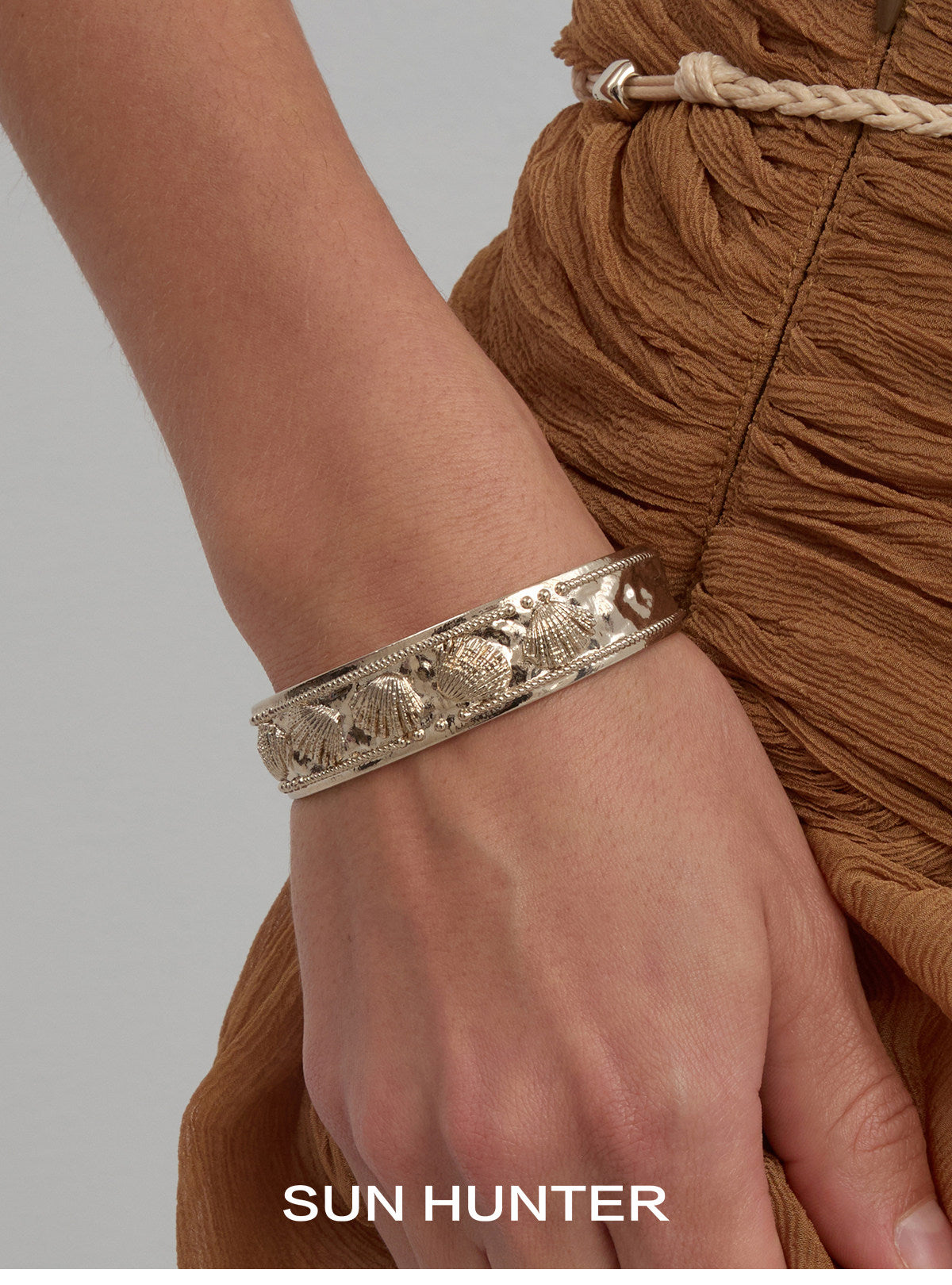 MUKTANK×SUN HUNTEROcean Embossed Vintage Bangle