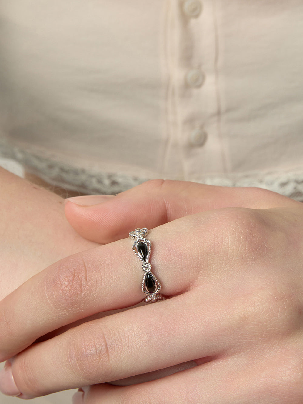 MUKTANK×SUN HUNTER Black Agate Petal Ring