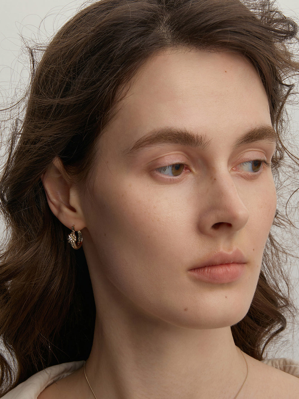 MUKTANK×SUN HUNTER Garden daisy woven earring clasps