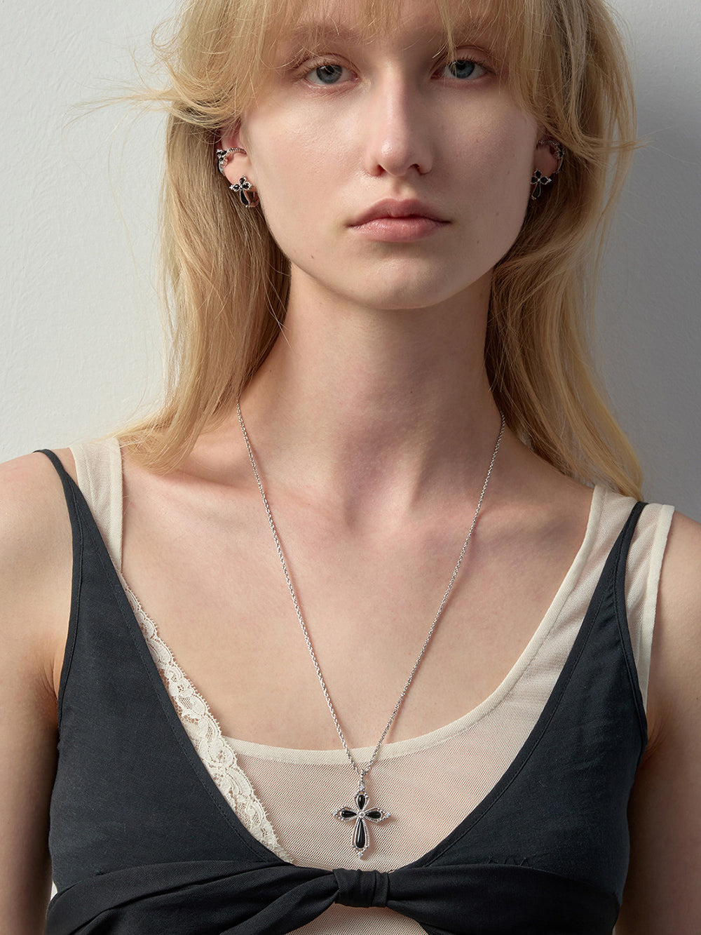 MUKTANK×SUN HUNTER Black Agate Petal Cross Chain Necklace (L)