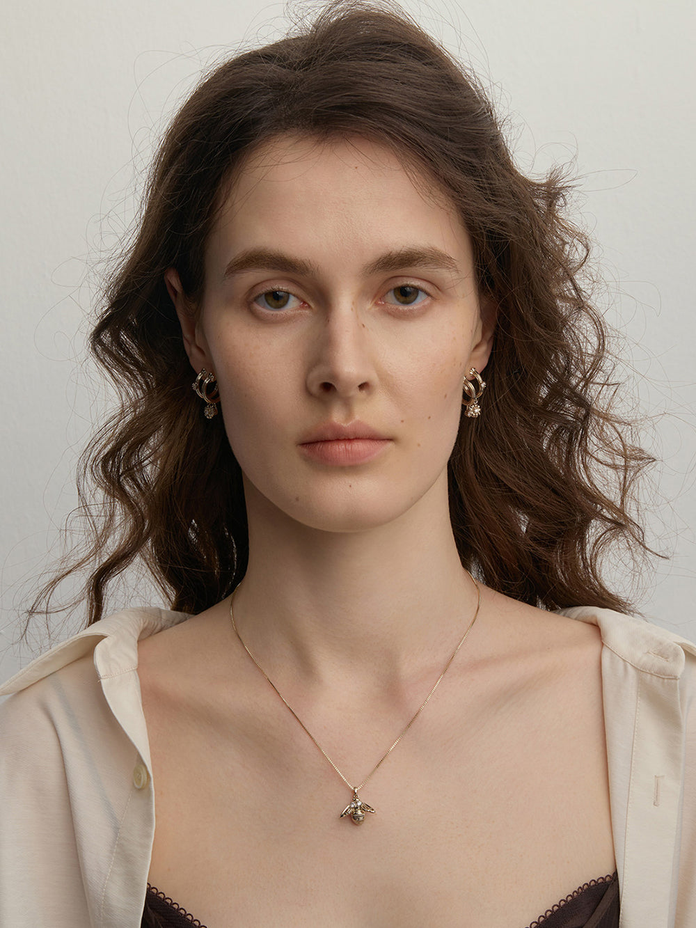 MUKTANK×SUN HUNTER Garden Bee Necklace