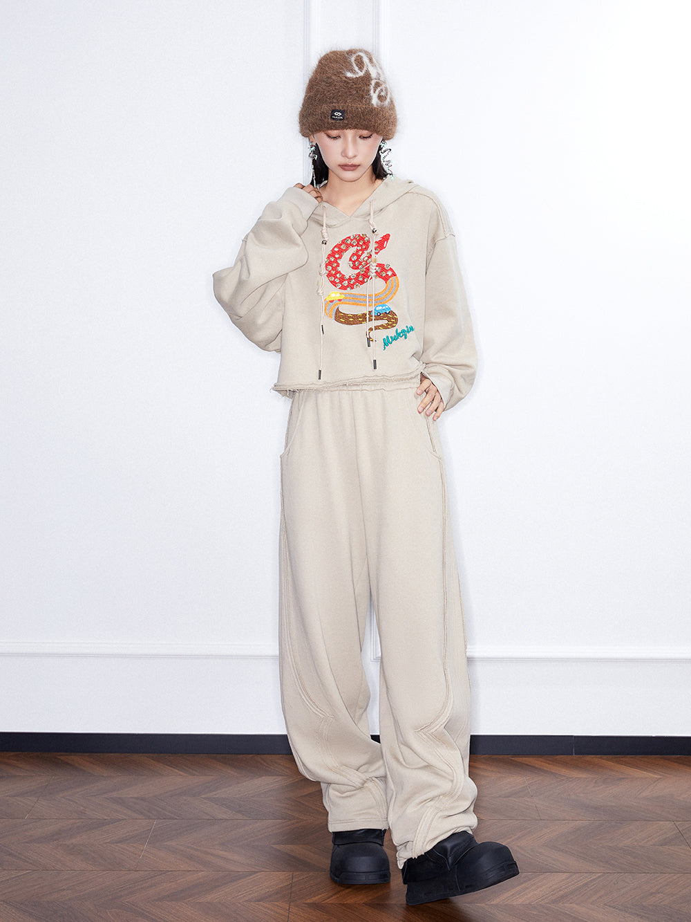 MUKZIN Linglong Spirit Snake Sweatshirt