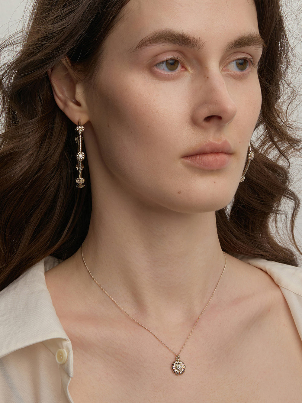 MUKTANK×SUN HUNTER Garden daisy C hoop earrings - large size