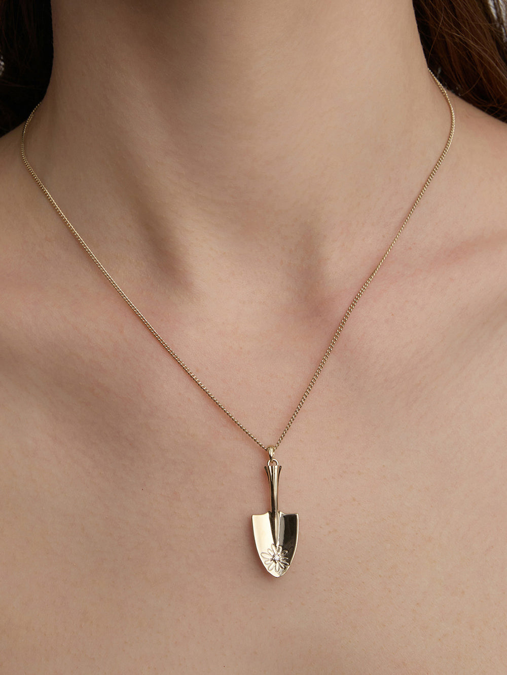 MUKTANK×SUN HUNTER Garden Daisy Shovel Necklace