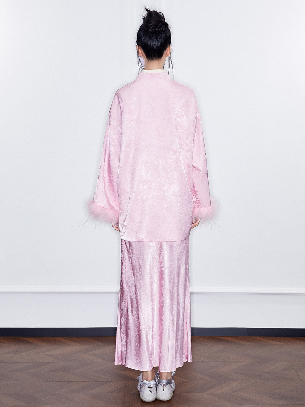 MUKZIN Spring Prelude "Awakening of Spring" High-slit Straight Flared Skirt
