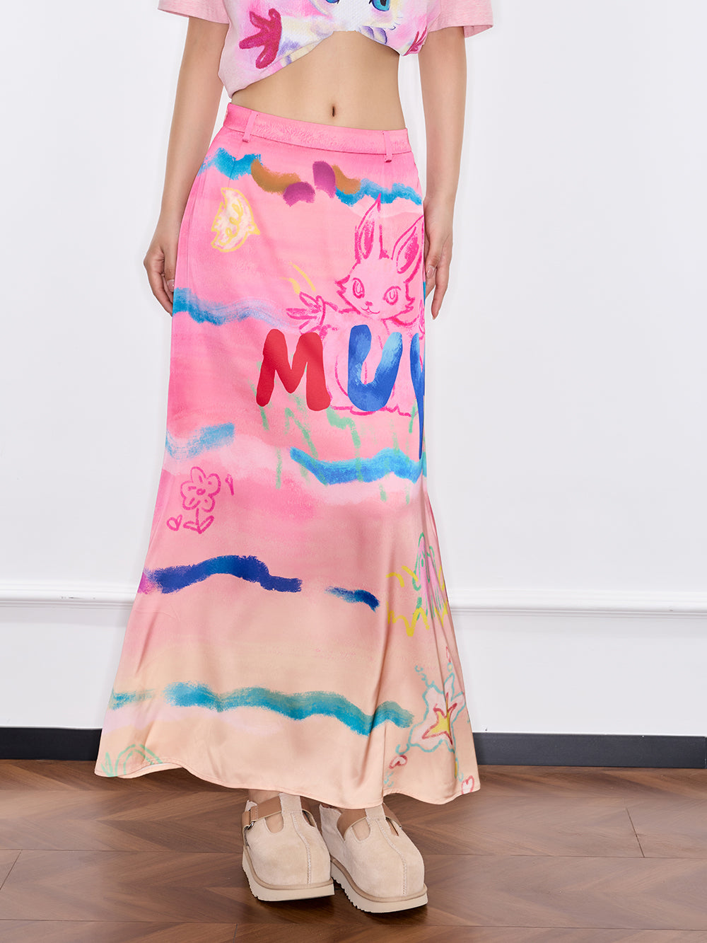 Mukzin "Ode To The New Summer"Half-Skirt With Graffiti Art Style And Colorful Prints