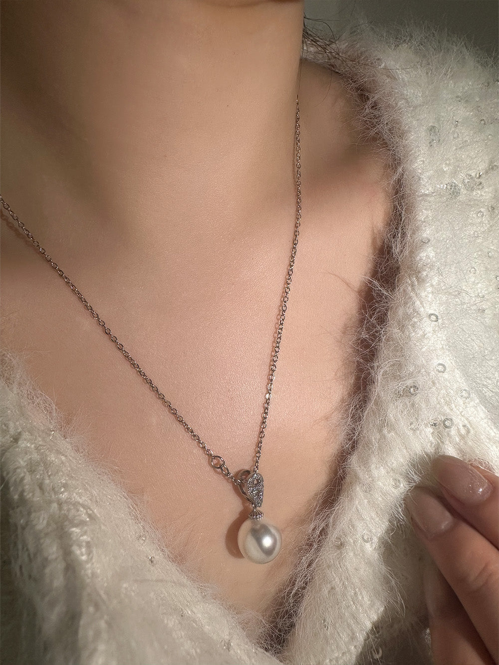 MUKTANK Single Bead Pendant Necklace