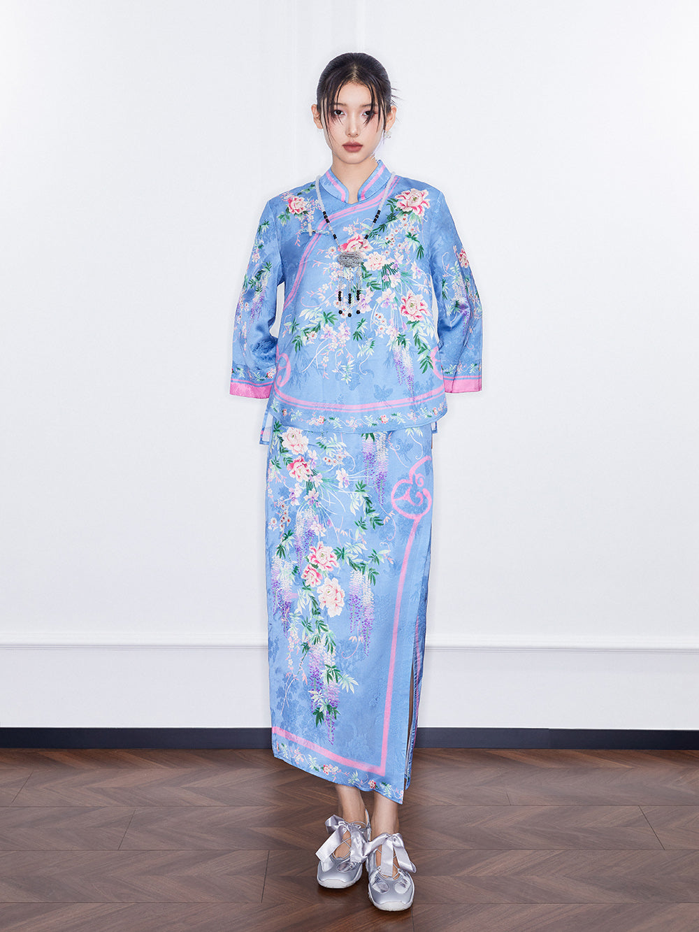 MUKZIN SpringPrelude "Huaxin" Chinese Style Satin Side Slit Straight Tube Skirt