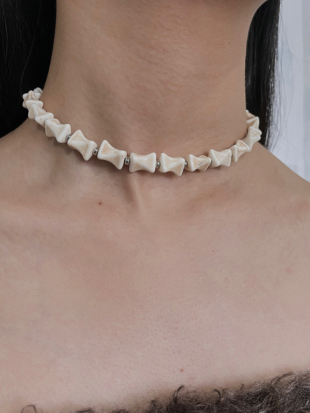 MUKTANK×DARK DREAM Wasteland-style beaded necklace with a bone-shaped design, suitable for various outfits