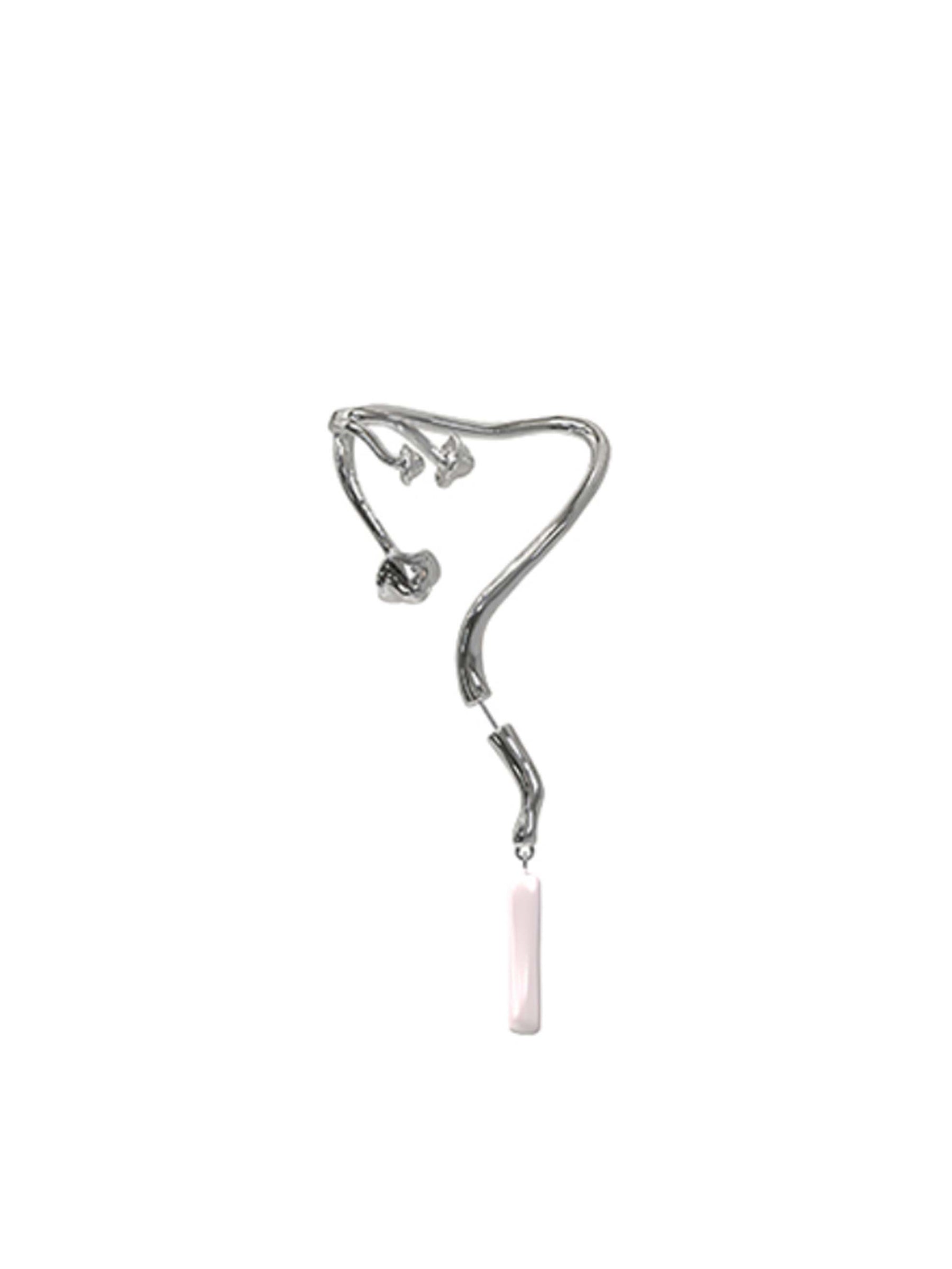 MUKTANK x PEARLONA Dangerous Garden -Silver Baroque Pearl Ear Cuff