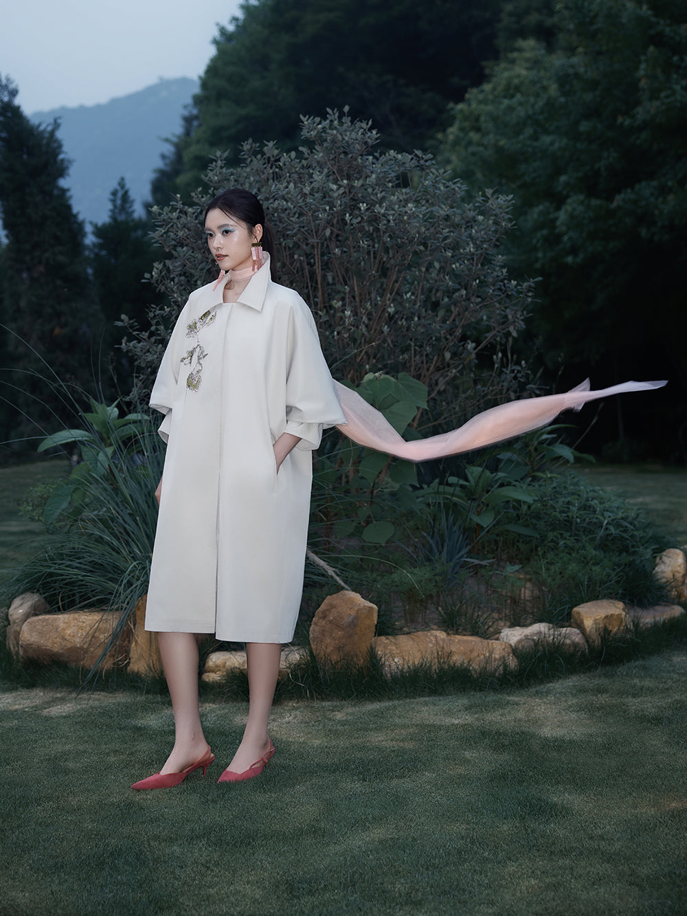 MUKZIN×Flourishing New Chinese-Style Embroidered Mid-Length Trench Coat