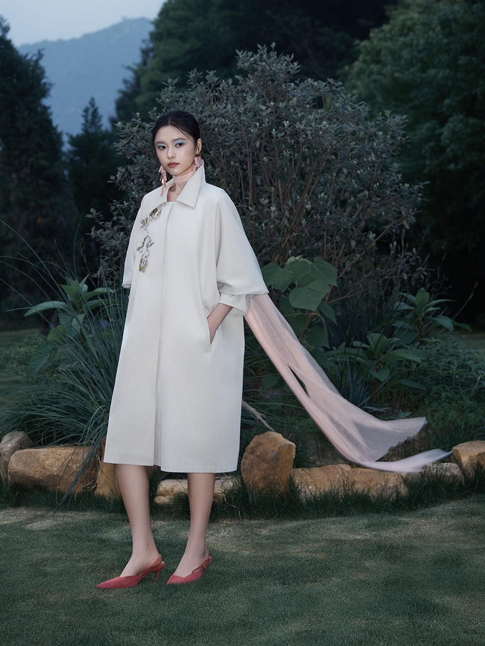 MUKZIN×Flourishing New Chinese-Style Embroidered Mid-Length Trench Coat