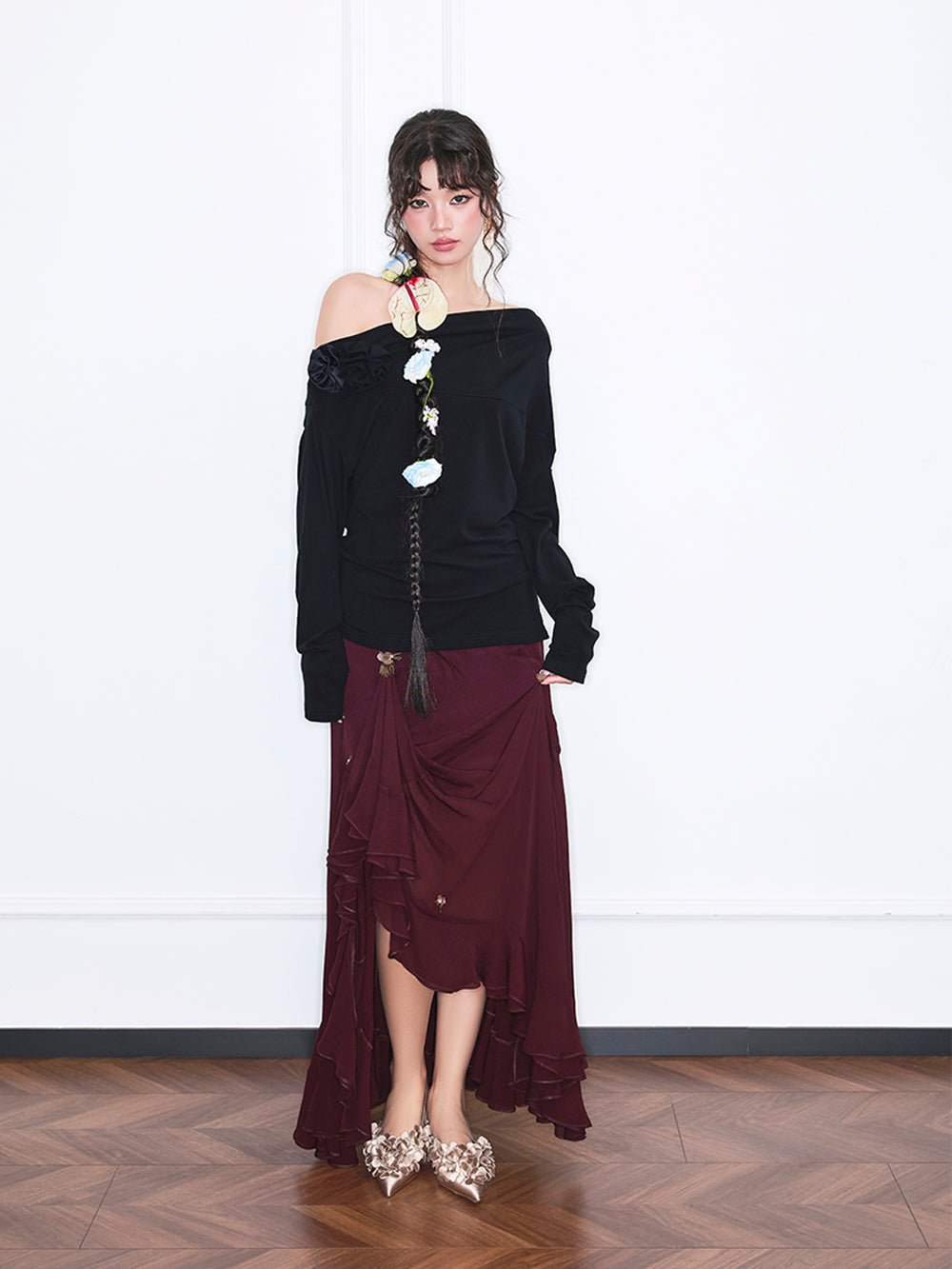 MUKZIN“Realm of Ethereal Mist”Off-the-shoulder loose long-sleeved shirt with three-dimensional flowers