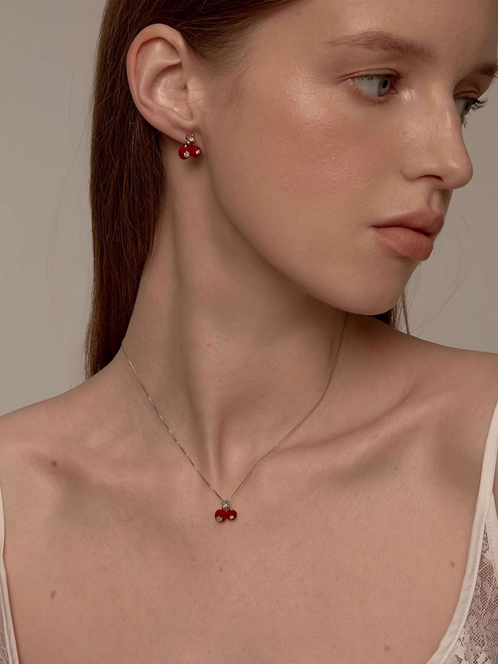 MUKTANK×SUN HUNTER Velvet Cherry Necklace with Petals