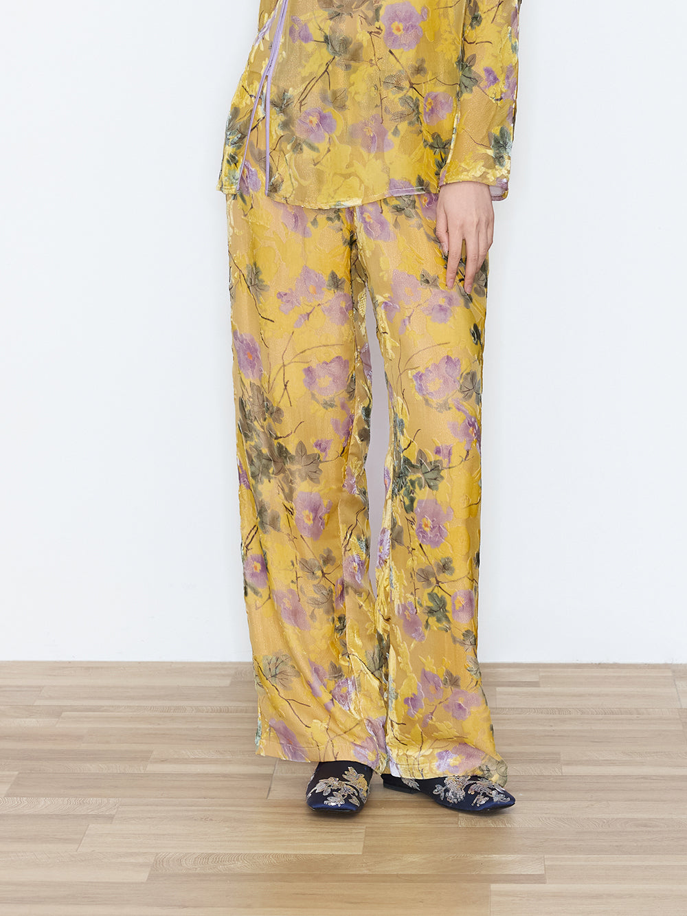 MUKZIN×Capsule Collection New Chinese-Style Embroidered Silk Trouser Set