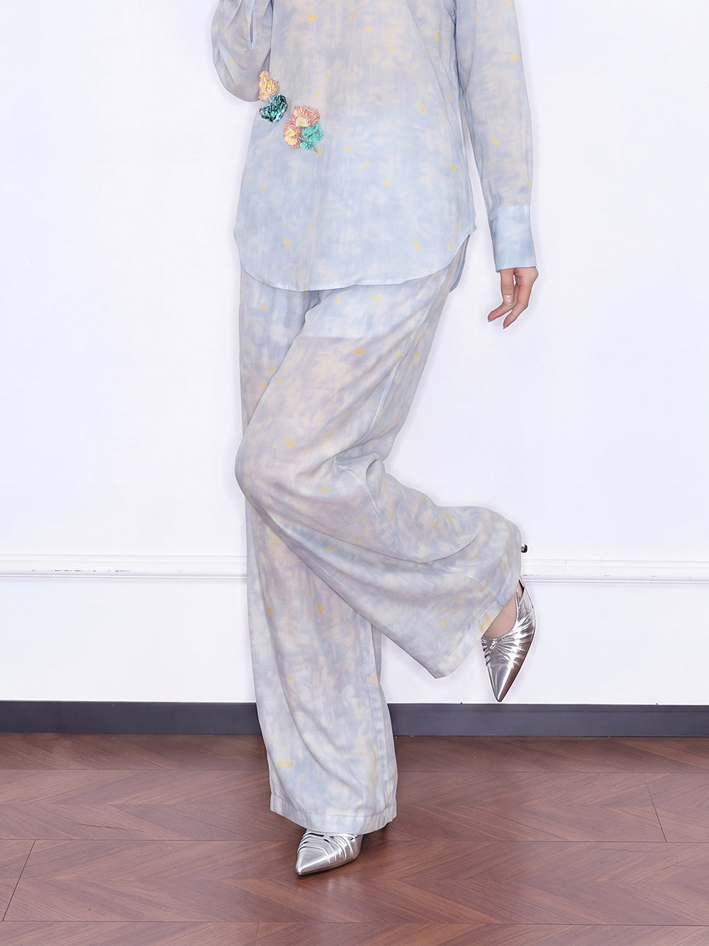 MUKZIN×Capsule Collection New Chinese Linen Pant Set – Hand-Embroidered & Tie-Dye