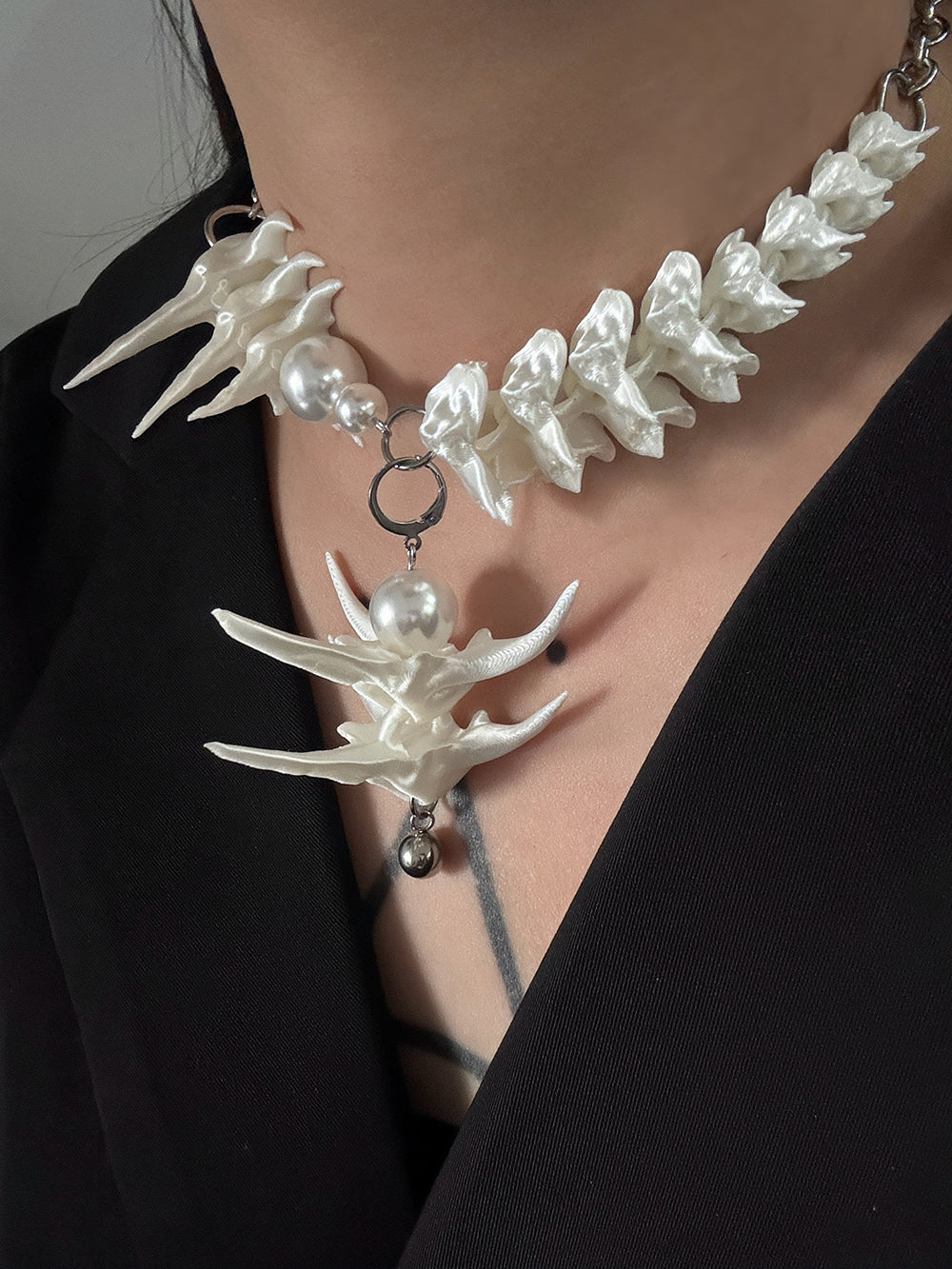 MUKTANK×DARK DREAM 3D printed spiky pendant with bead collision, necklace designed with spinal column arrangement, a set of necklace in two styles (Style A and Style B) for layered wearing (the pendant can be detached and used as earrings).